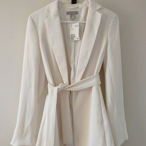 HM white long sleeve blazer
